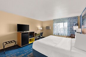 Days Inn by Wyndham Newton