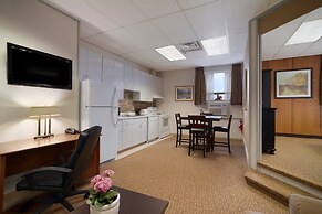 Days Inn & Suites by Wyndham Sault Ste. Marie ON
