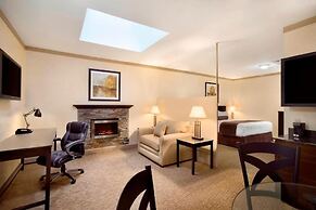 Days Inn & Suites by Wyndham Sault Ste. Marie ON