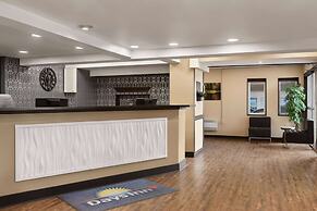 Days Inn & Suites by Wyndham Sault Ste. Marie ON
