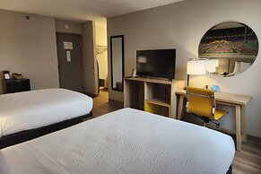 Days Hotel by Wyndham University Ave SE