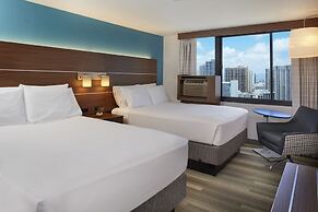 Holiday Inn Express Waikiki, an IHG Hotel