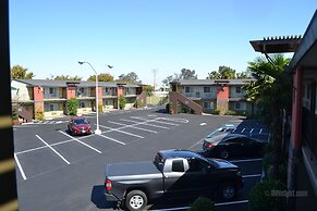 Days Inn & Suites by Wyndham Lodi