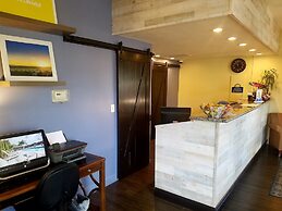 Days Inn & Suites by Wyndham Lodi