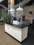 Confederation Place - Hotel