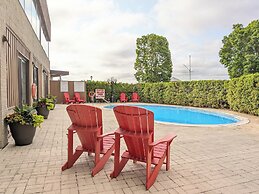 Confederation Place - Hotel