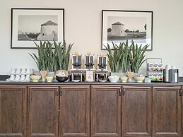 Confederation Place - Hotel