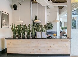 Confederation Place - Hotel