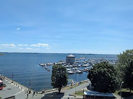 Confederation Place - Hotel