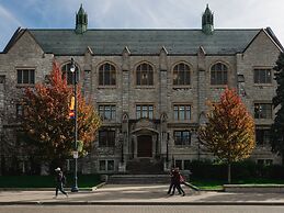 Confederation Place - Hotel