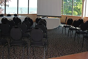 Confederation Place - Hotel