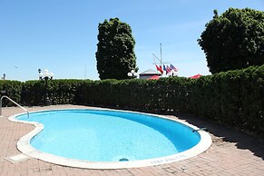 Confederation Place - Hotel