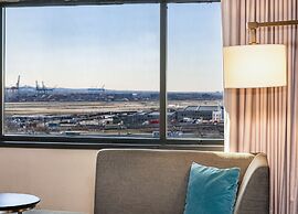 DoubleTree by Hilton Hotel Newark Airport