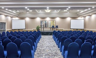 DoubleTree by Hilton Hotel Newark Airport