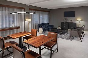 DoubleTree by Hilton Hotel Newark Airport