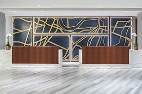 DoubleTree by Hilton Hotel Newark Airport