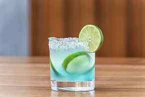 DoubleTree by Hilton Hotel Newark Airport