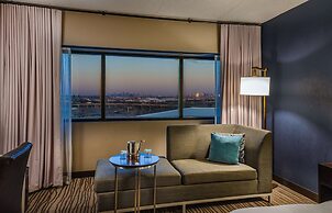 DoubleTree by Hilton Hotel Newark Airport