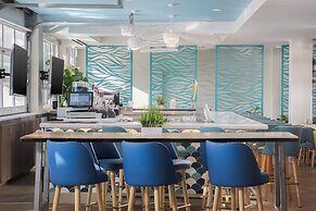 Holiday Inn Resort Oceanfront at Surfside Beach by IHG