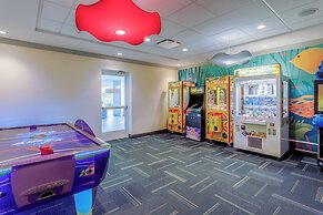 Holiday Inn Resort Oceanfront at Surfside Beach by IHG