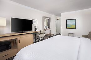 Holiday Inn Resort Oceanfront at Surfside Beach by IHG