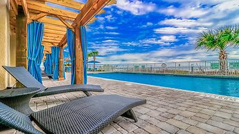 Holiday Inn Resort Oceanfront at Surfside Beach by IHG