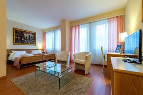 Hotel Century