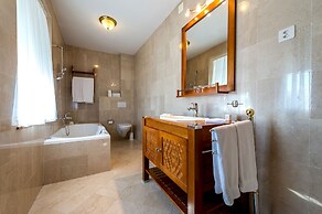 Hotel Century