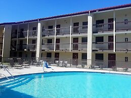 Red Roof Inn & Suites Houston - Hobby Airport