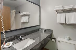 Boarders Inn & Suites by Cobblestone Hotels - Superior Duluth