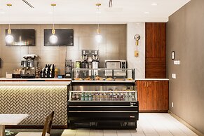 APA Hotel Woodbridge