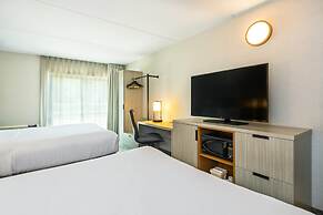 Comfort Inn Highway 401