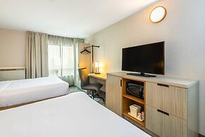 Comfort Inn Highway 401