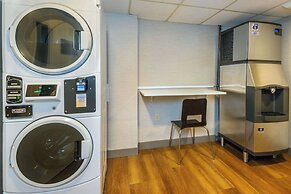 Comfort Inn Highway 401