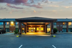 Comfort Inn Highway 401