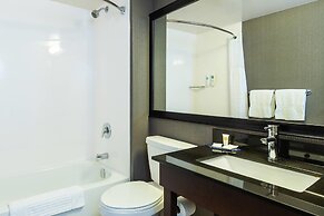 Comfort Inn Highway 401