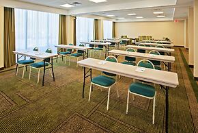 La Quinta Inn & Suites by Wyndham Nashville Airport/Opryland