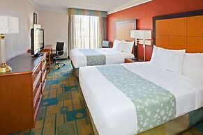 La Quinta Inn & Suites by Wyndham Nashville Airport/Opryland