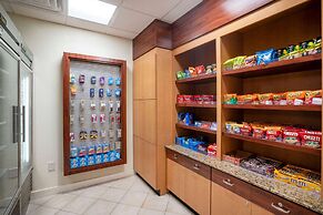 La Quinta Inn & Suites by Wyndham Nashville Airport/Opryland