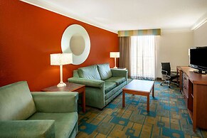 La Quinta Inn & Suites by Wyndham Nashville Airport/Opryland