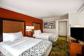 La Quinta Inn & Suites by Wyndham Nashville Airport/Opryland