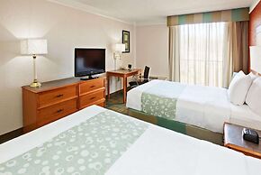 La Quinta Inn & Suites by Wyndham Nashville Airport/Opryland