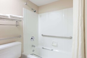 Super 8 by Wyndham St Charles