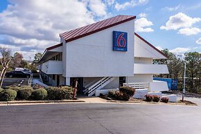 Motel 6 Birmingham, AL