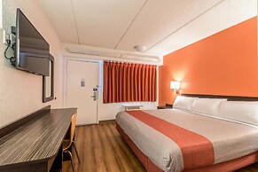 Motel 6 Birmingham, AL