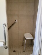 Super 8 by Wyndham Brockville