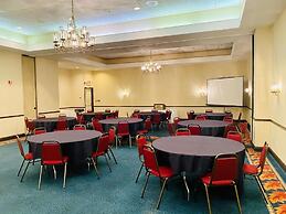 Fourwinds Lakeside Inn & Marina