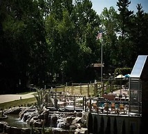 Fourwinds Lakeside Inn & Marina