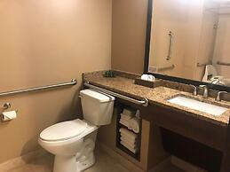 Fourwinds Lakeside Inn & Marina