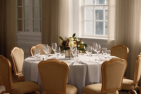The Stoneleigh, Autograph Collection